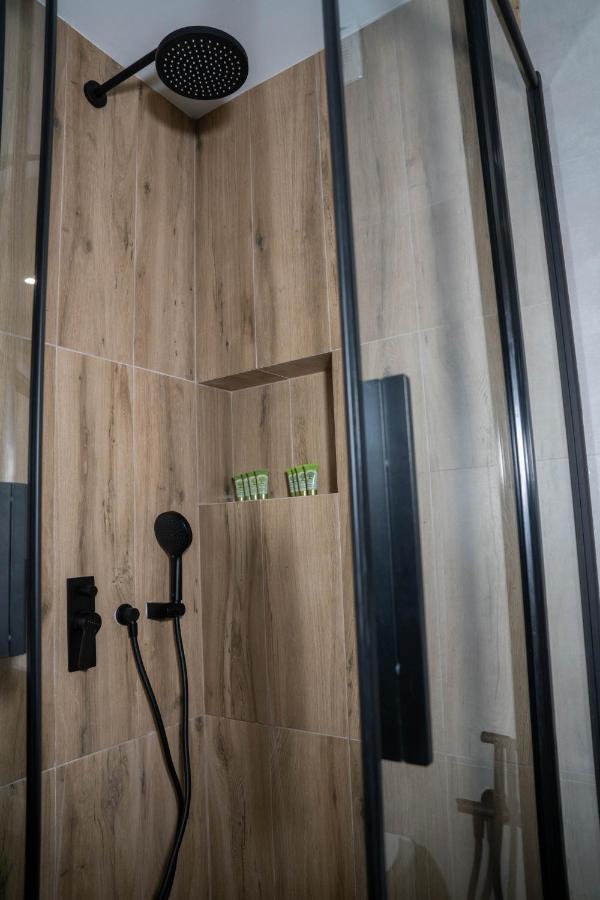 Central Suites Aegina 1 Zewnętrze zdjęcie